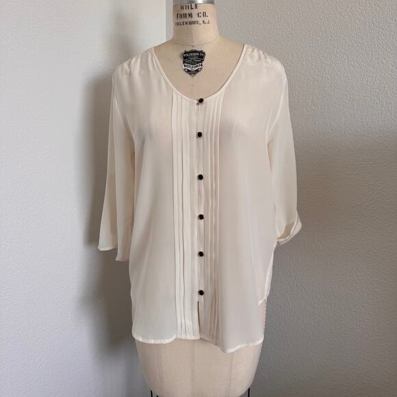 Yumi Kim Tops - Yumi Kim S Ivory 100% Silk Pintuck Blouse 3/4 Sleeve Black Button Luxury Top